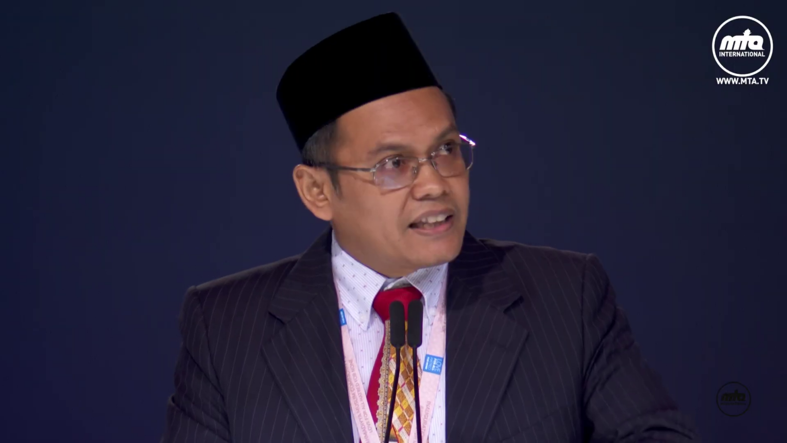 Membaca Ahmad Najib Burhani: Terjemahan Al-Qur’an Ahmadiyah di Indonesia—Antara Daya Tarik Intelektual dan Batas Ortodoksi